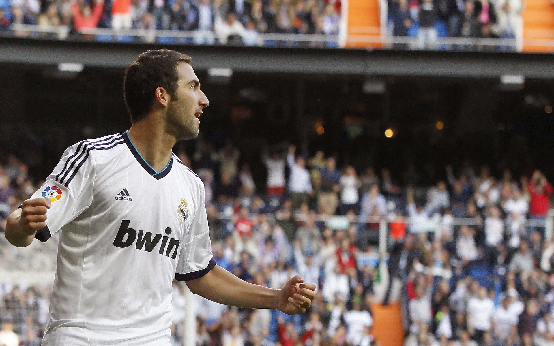 kaiyun.com-“德甲豪门对决：实力对抗激烈，比赛精彩不断”，西甲豪门