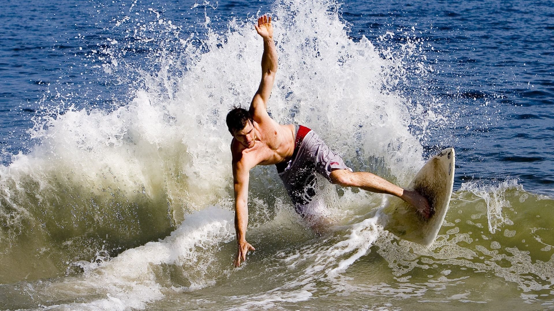 多平台直播：赛事在线观看无死角，免费直播比赛